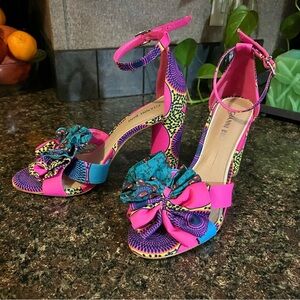 Gianni Bini Rhosiee Flower Pom Block Heel Sandals
